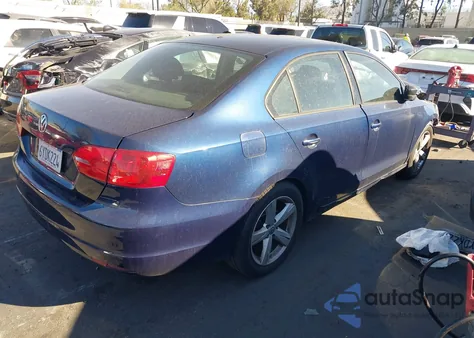 2013 Volkswagen Jetta 2.0L S из США, поврежденный, VIN 3VW2K7AJ4DM400307